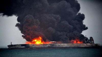 Huge oil tanker ablaze off China