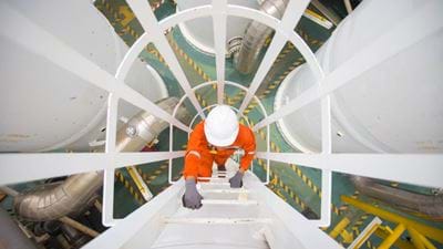 UK oil contractors report rising green demand