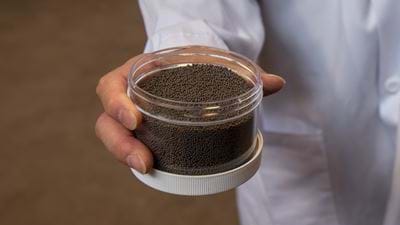Improved chemical looping process for greener fossil fuels