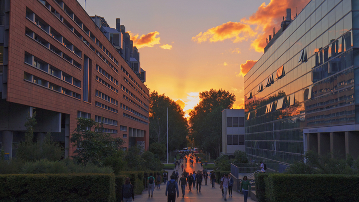 UNSW signs deal to become world’s first solar university