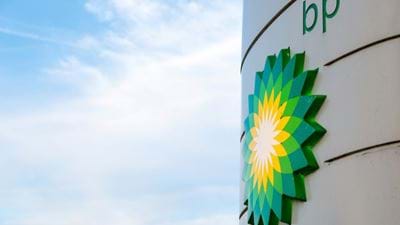 BP cuts 10,000 jobs