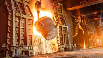 Recycling carbon dioxide in steel production