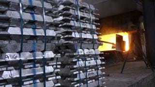 Australian aluminium smelter aims to switch to renewables