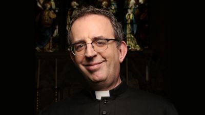 Reverend Richard Coles to host IChemE Global Awards 2022
