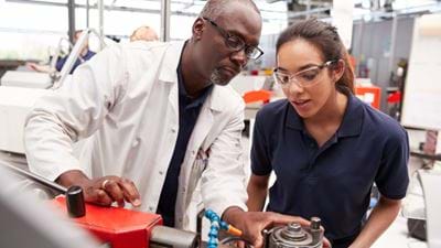 Inquiry launched into apprenticeship decline