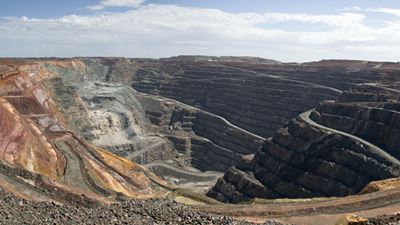 Australia’s biggest polluters must cut emissions by nearly 5% a year from July
