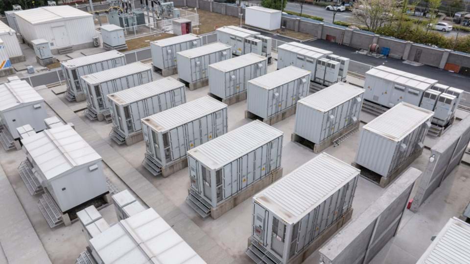 UK’s largest battery storage project secures £1bn in funding - News ...