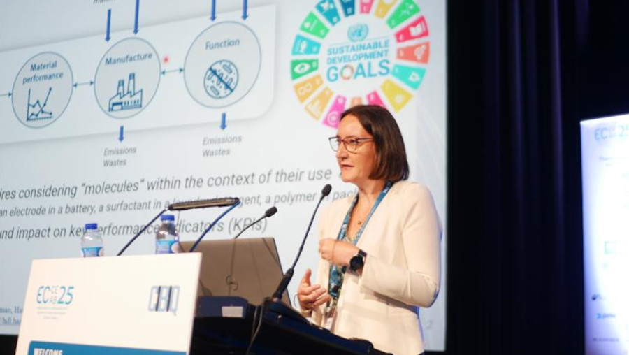 Imperial professor ‘honoured’ to have given Danckwerts Lecture on molecular systems engineering in Lisbon